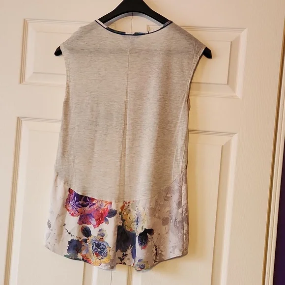 Simply Vera by Vera Wang Sleeveless Floral Gray Top - Size Small - Picture 5 of 5